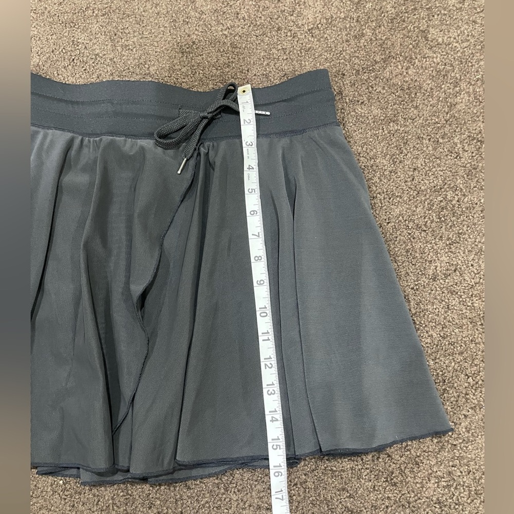 Halara High-Waisted 2-in-1 Mesh Flowy Mini Skirt - Picture 7 of 8